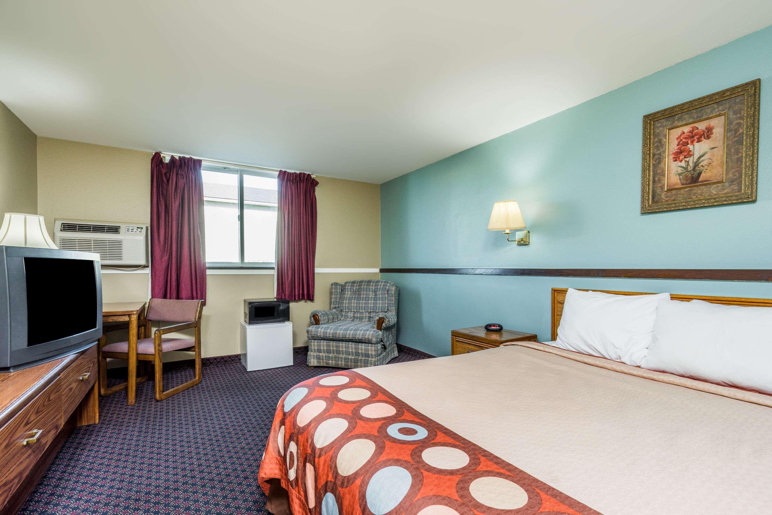 Super 8 By Wyndham Fergus Falls Экстерьер фото