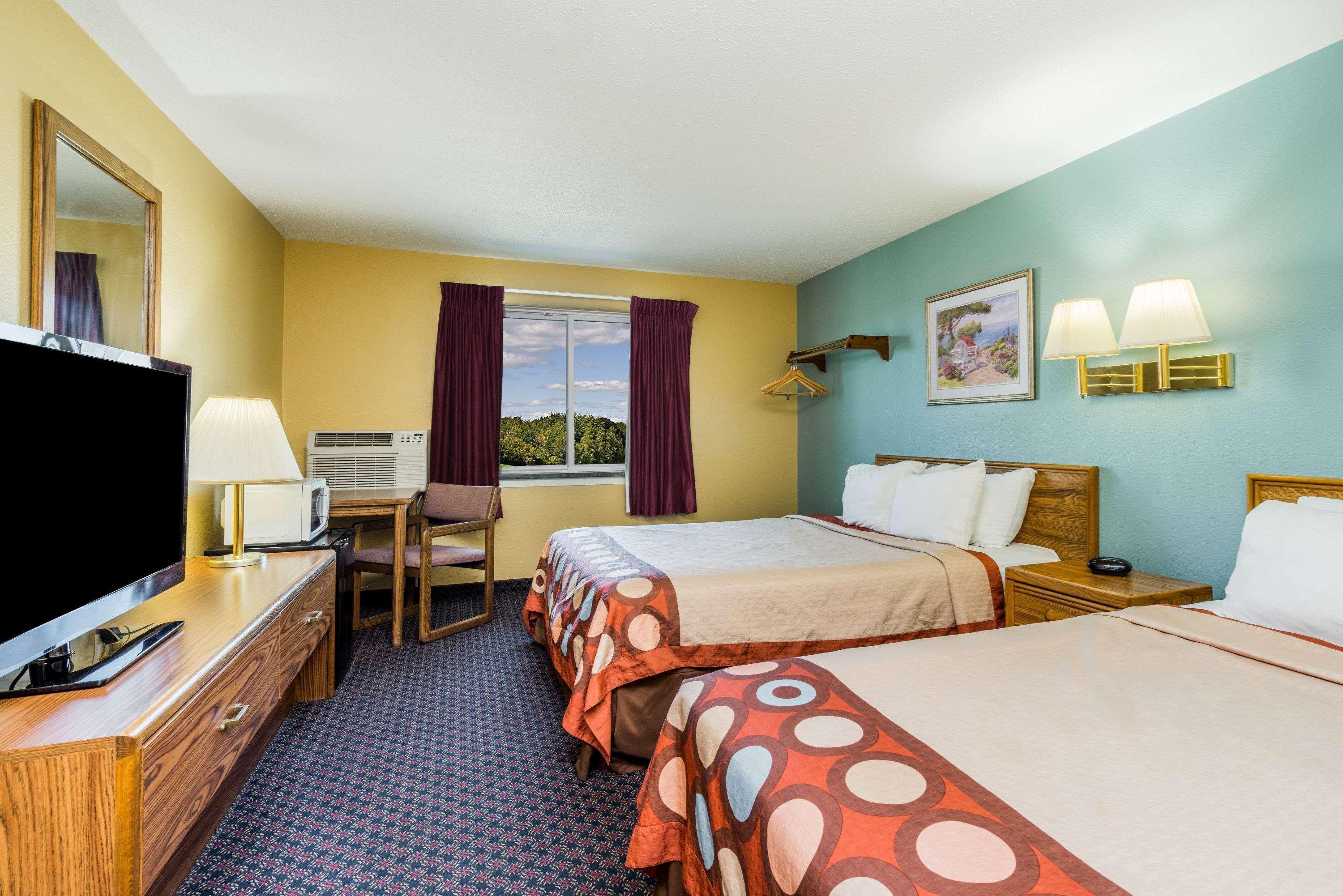 Super 8 By Wyndham Fergus Falls Экстерьер фото