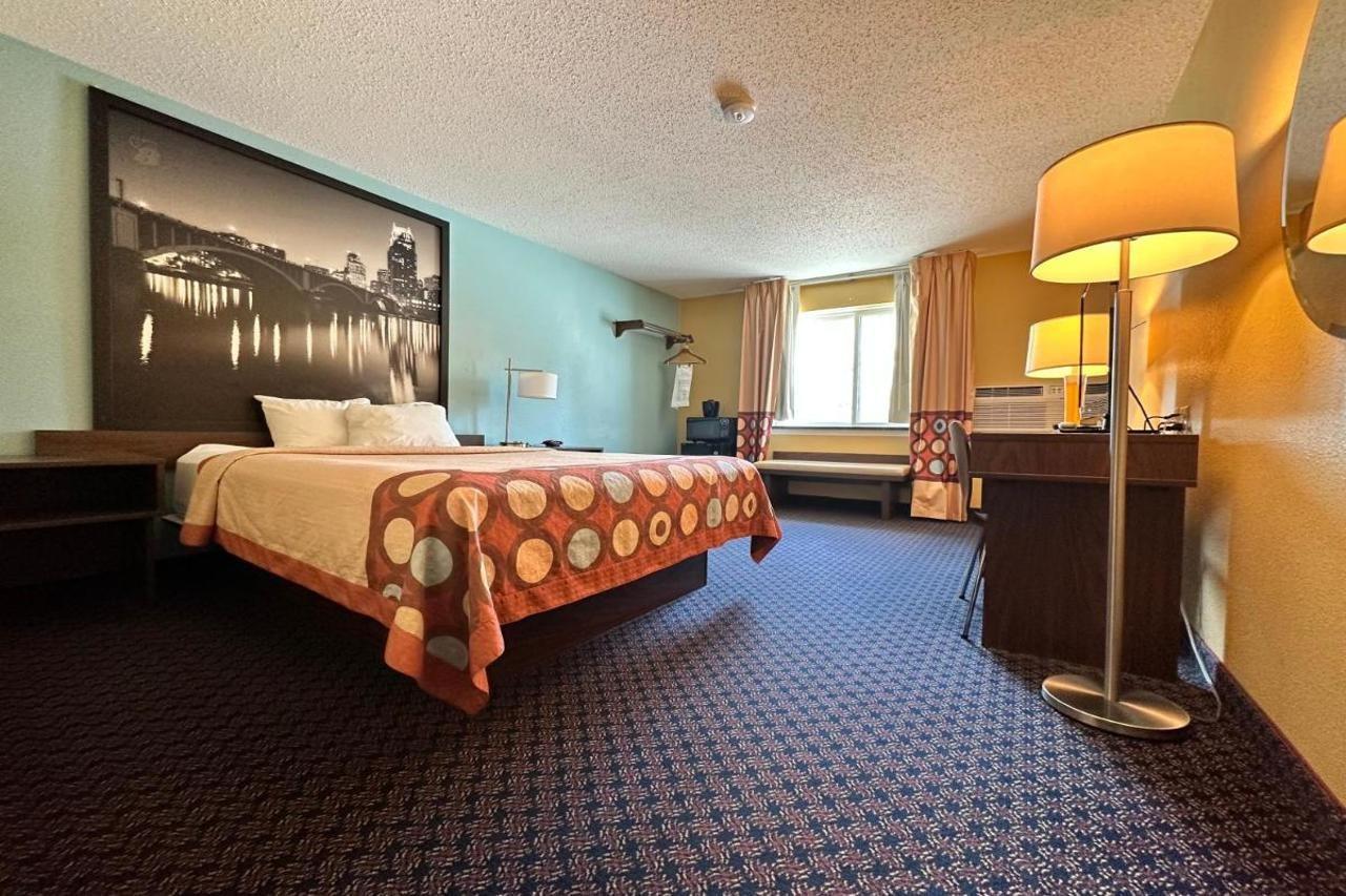 Super 8 By Wyndham Fergus Falls Экстерьер фото